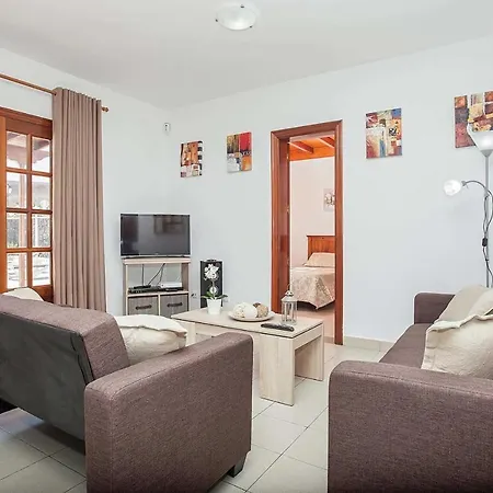 Playa Blanca Sleeps 6 Air Con Wifi * Playa Blanca (Lanzarote)