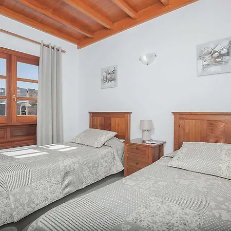 Playa Blanca Sleeps 6 Air Con Wifi Villa *
