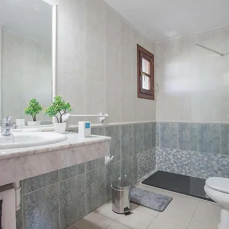 Playa Blanca Sleeps 6 Air Con Wifi Playa Blanca (Lanzarote)