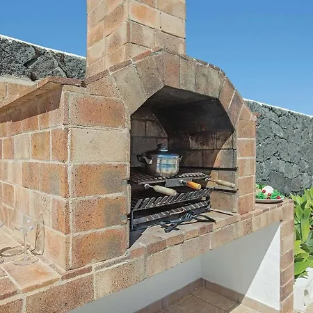 Villa Playa Blanca Sleeps 6 Air Con Wifi